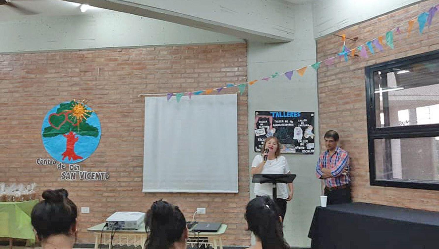 Integrantes del equipo del Centro de Diacutea San Vicente destacan el trabajo diario con el apoyo de los familiares de adictos