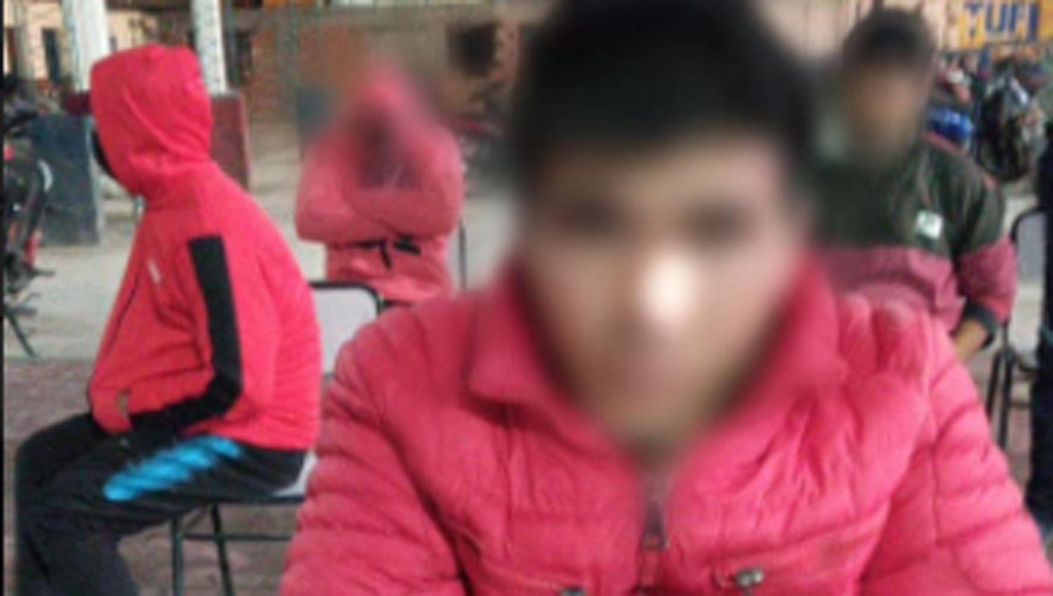 Dos familias de La Tijera atacaron violentamente a la policiacutea