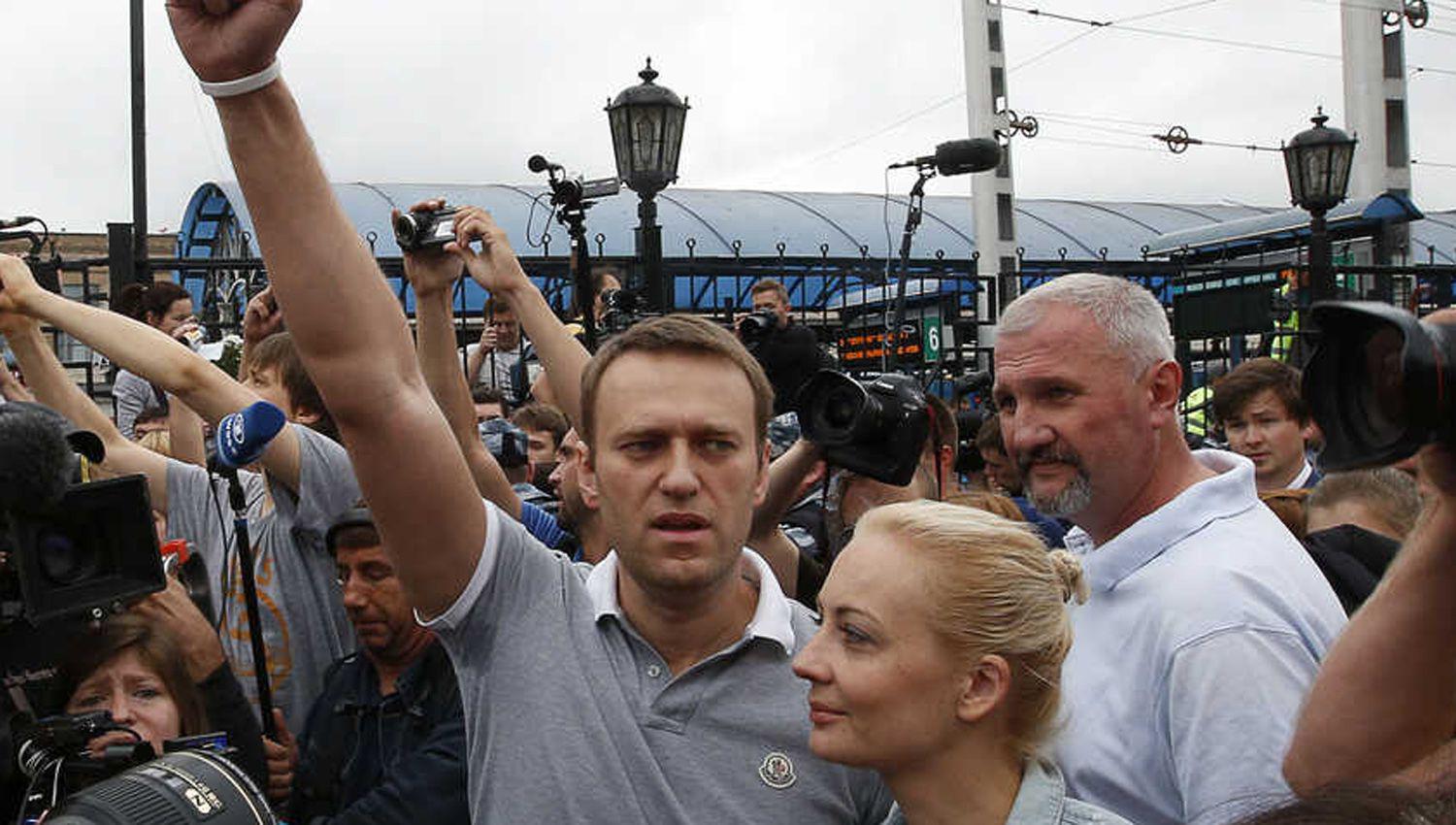 VIDEO  El opositor ruso Alexei Navalny estaacute en coma- aseguran que le pusieron veneno en el teacute