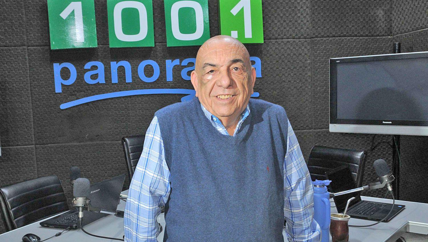 Rogelio Llapur- ldquoLa radio es el volar de la imaginacioacuten de la genterdquo