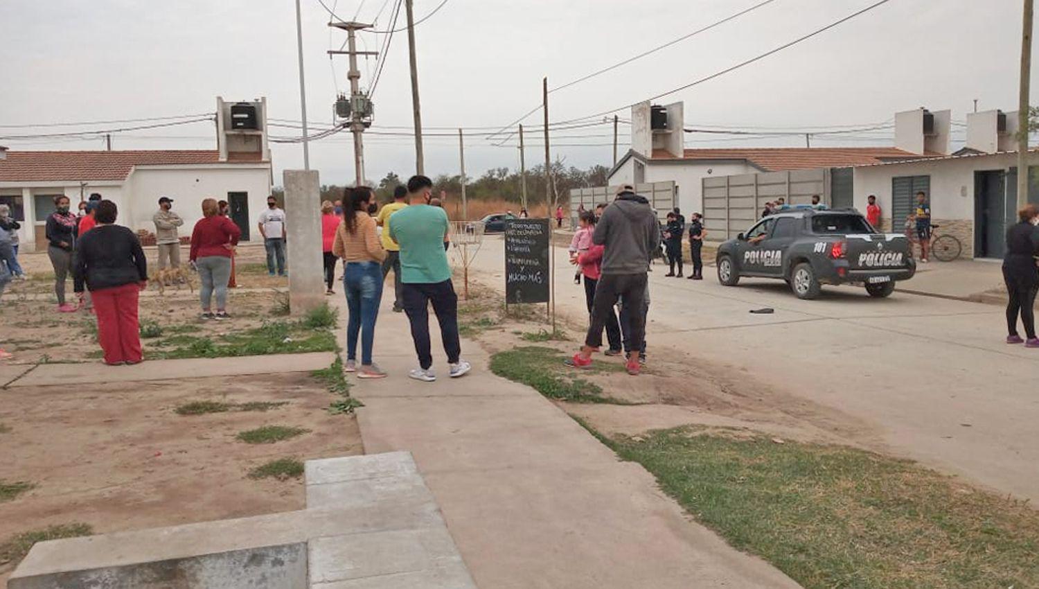 Cayoacute el muro de silencio en barrio Beleacuten y desalojaron a tres familias tras el incendio intencional