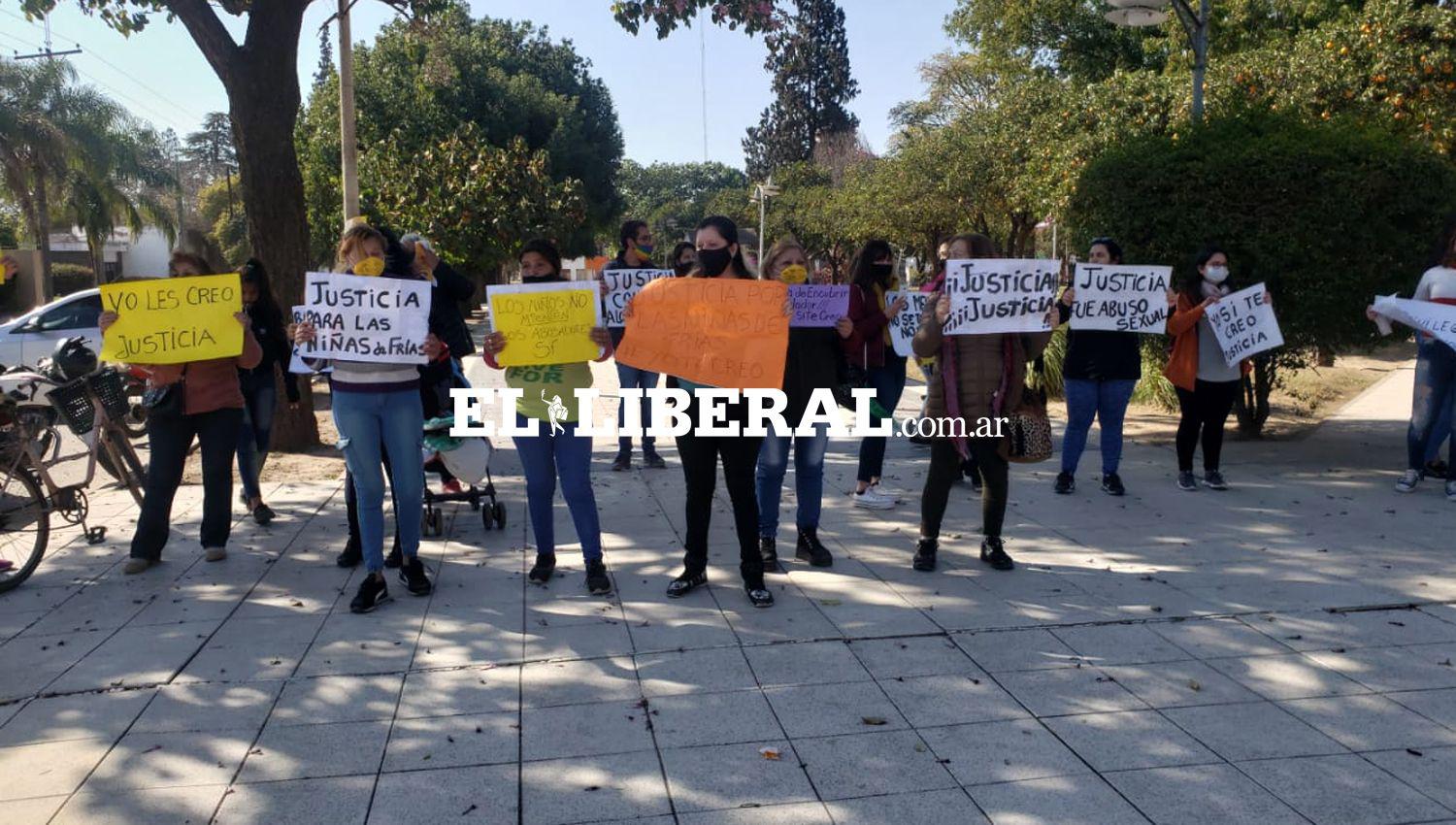 Friacuteas volvioacute a marchar para pedir Justicia por los abusos sexuales en contra de tres adolescentes