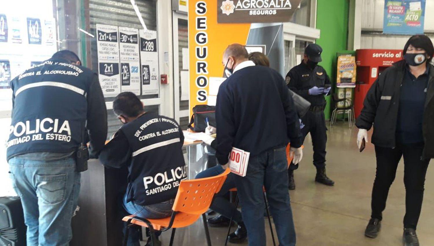 Clausuran un supermercado por atender al puacuteblico cuando debiacutea realizar desinfeccioacuten