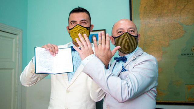 Un coreoacutegrafo cordobeacutes y un joven termense se casaron en pandemia
