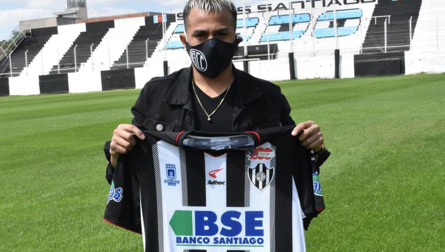Nahuel Barrios firmoacute contrato con Central Coacuterdoba