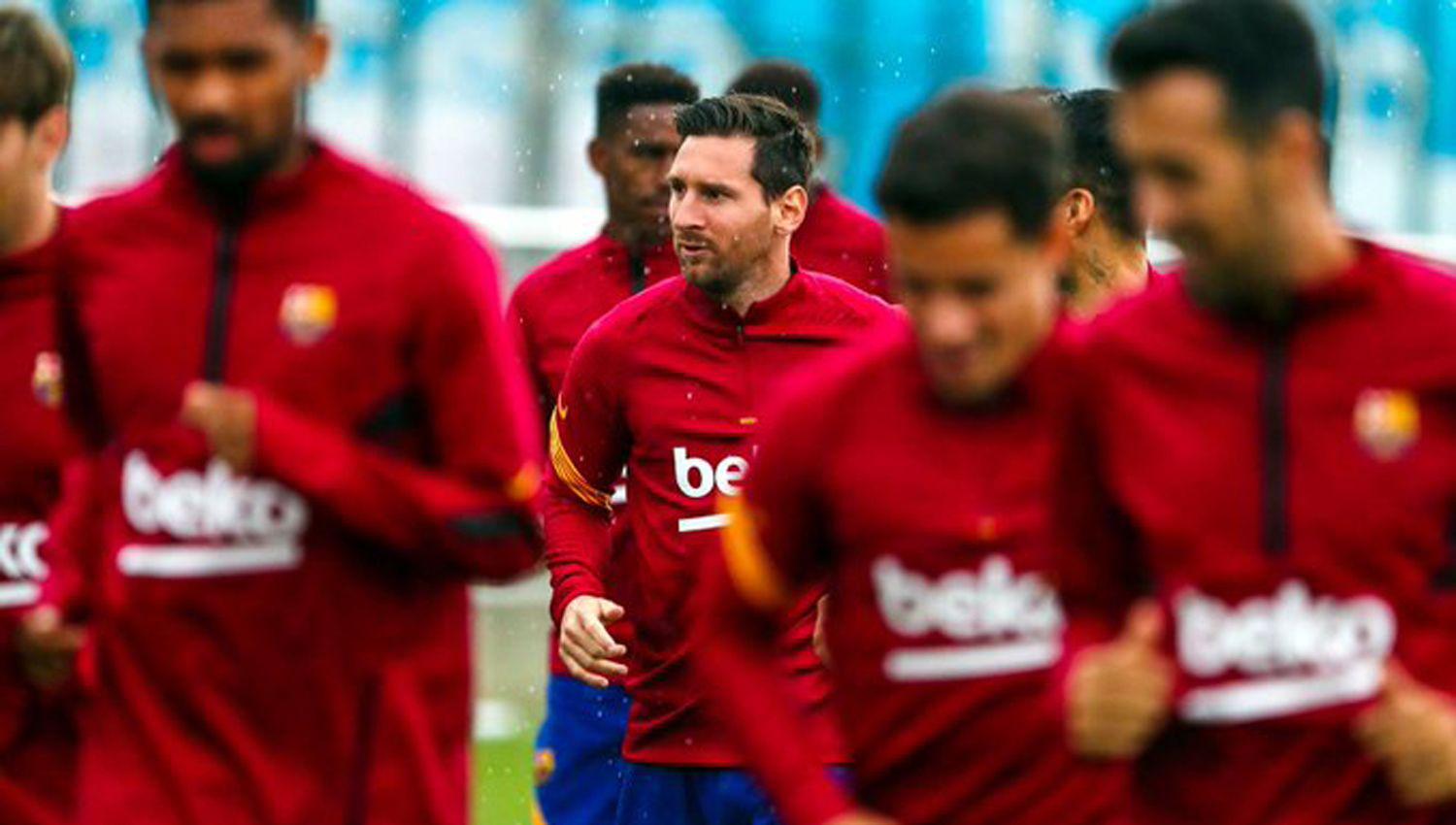 Messi entrenoacute de forma grupal con sus compantildeeros y despidioacute a Luis Suaacuterez