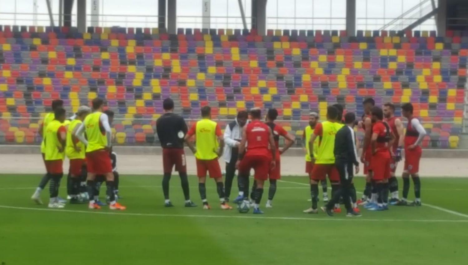 Central Coacuterdoba entrenoacute en el Estadio Uacutenico ldquoMadre de Ciudadesrdquo