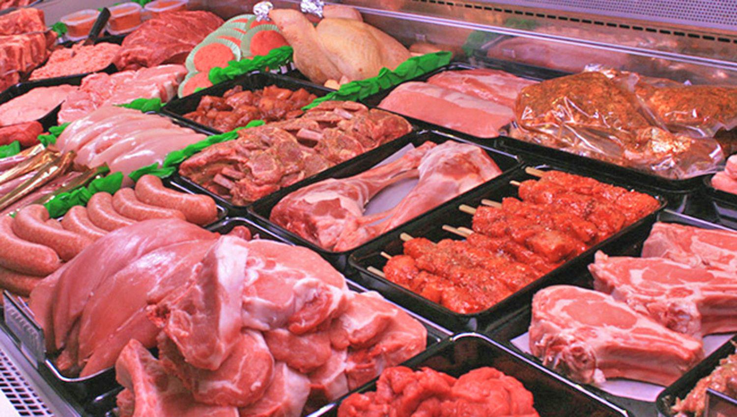 El consumo per caacutepita de carne se mantiene en 110 kg