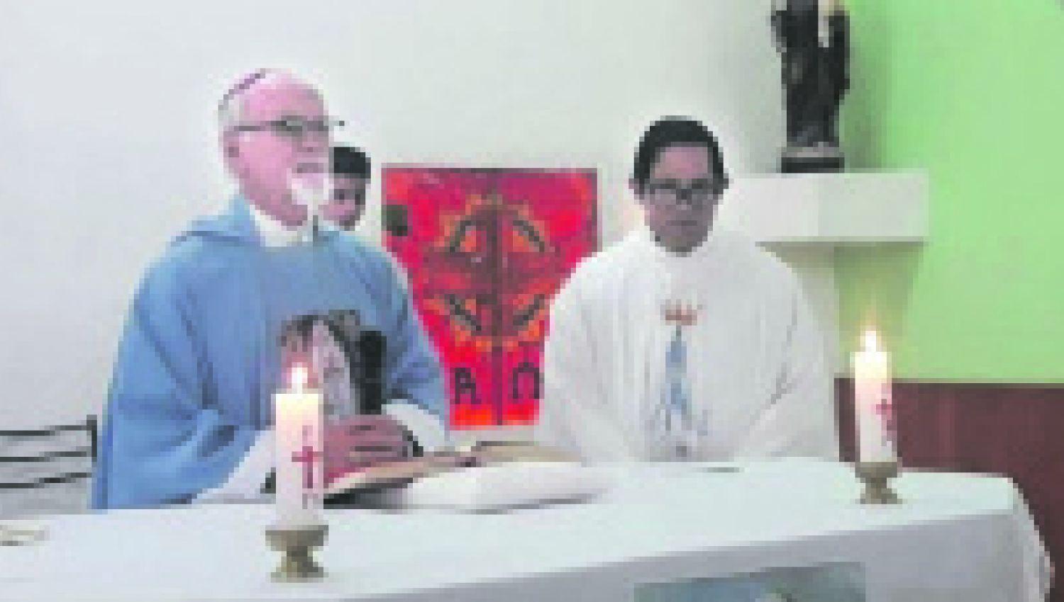 El sacerdote Martiacutenez Franco celebroacute un antildeo de misioacuten pastoral