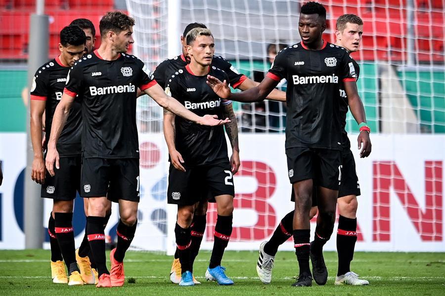 Con un gol de Alario Bayer Leverkusen goleoacute en la Copa de Alemania