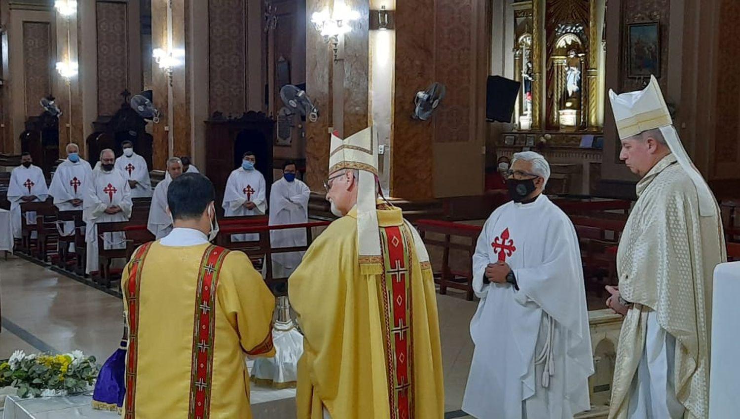 El sacerdote loretano participo de la Misa Crismal realizada en la Catedral