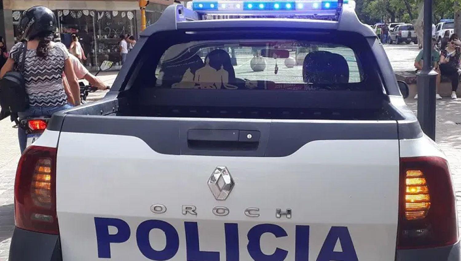 Tras ser localizada en Los Cerrillos el personal policial se encargó del traslado de la joven a la capital de Santiago del Estero