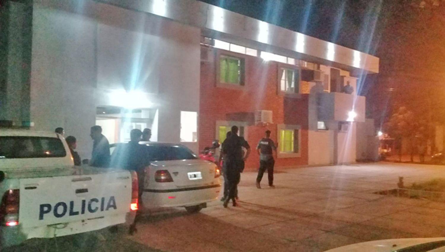 Dos docentes y un municipal ebrios presos en Monte Quemado por violar la prevencioacuten por la pandemia