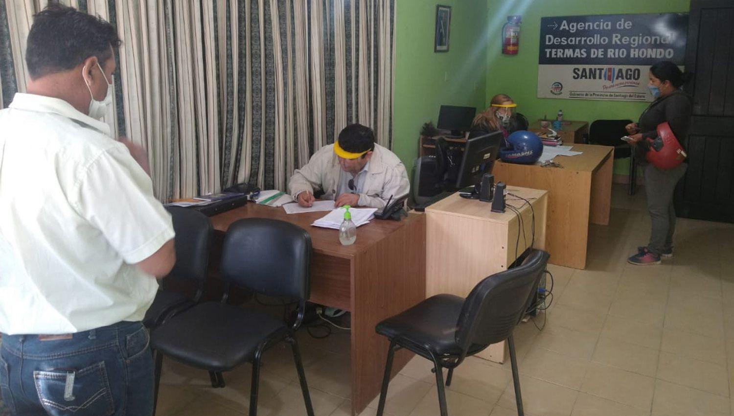 Pequentildeos productores ya se inscriben para el Pro-Agro en Riacuteo Hondo