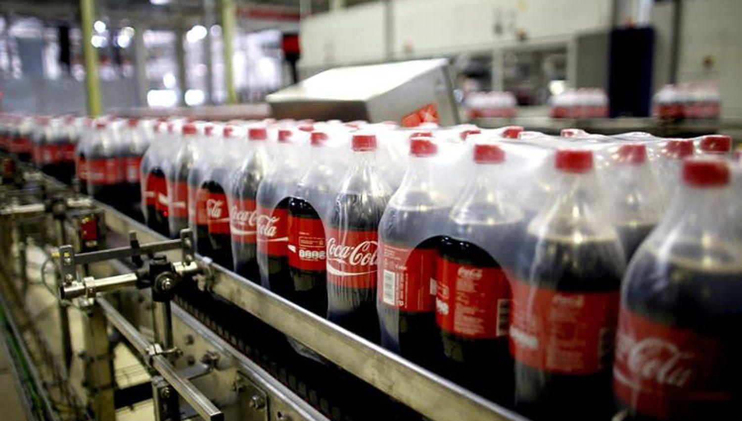 Coca Cola deja la Argentina como sede de operaciones regionales y se muda a Brasil