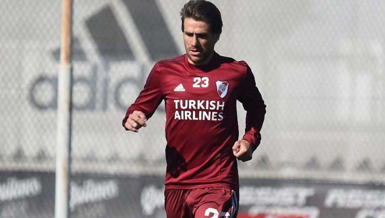 Gallardo pondraacute un equipo inusual