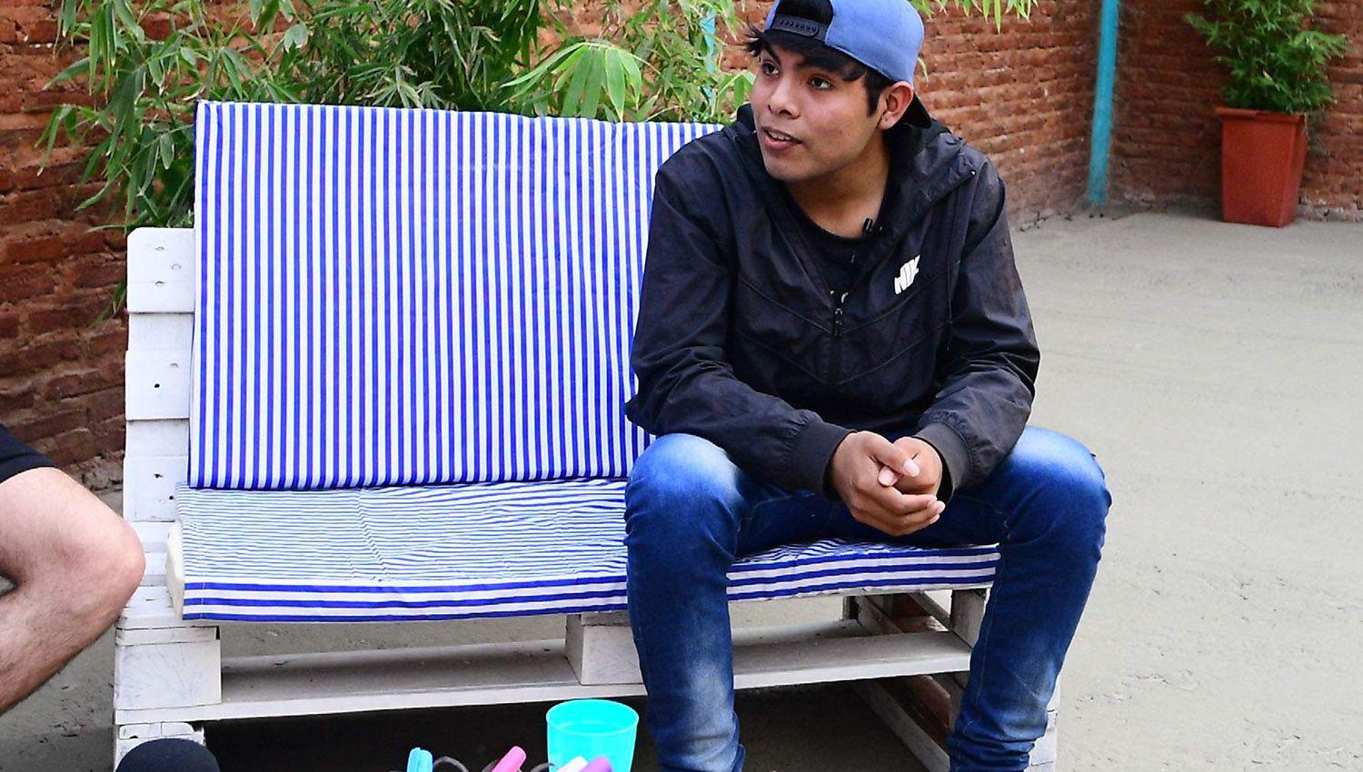 Orgullosamente wichi y cultor del freestyle con ritmos y denuncias que nacen del corazoacuten