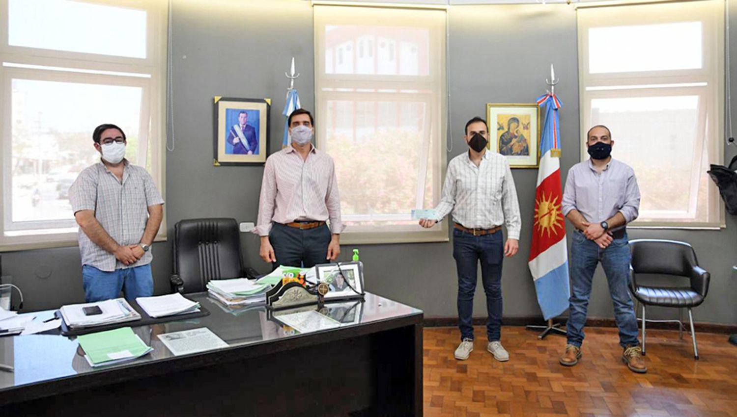 El intendente Mukdise resaltó la tarea que cumplen los bomberos voluntarios en la ciudad