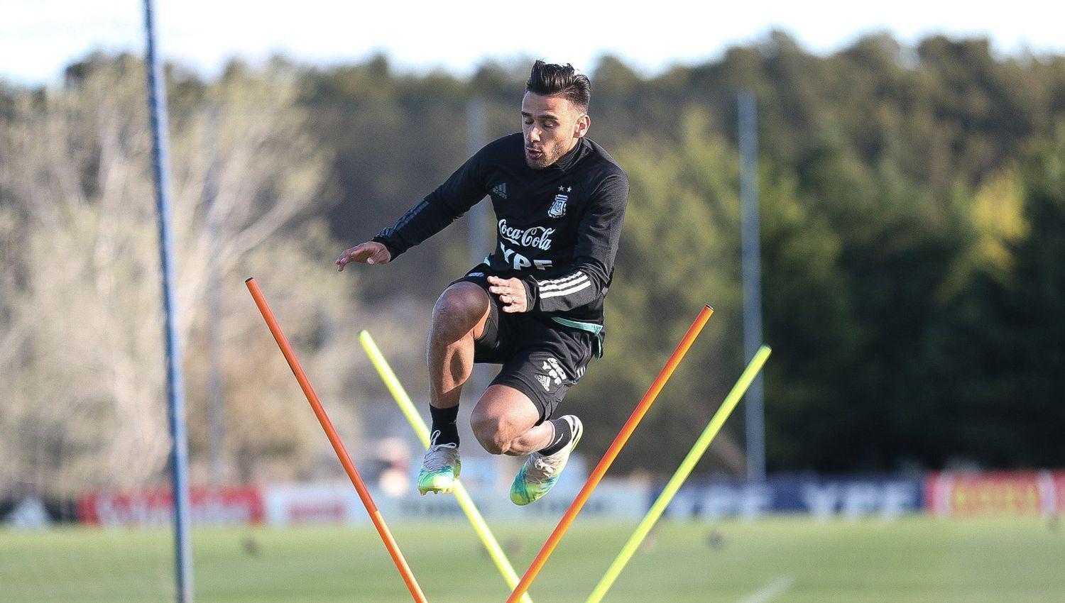 Salvio se movió en el predio de Ezeiza y ahora espera que Scaloni lo tenga en cuenta en el equipo titular

