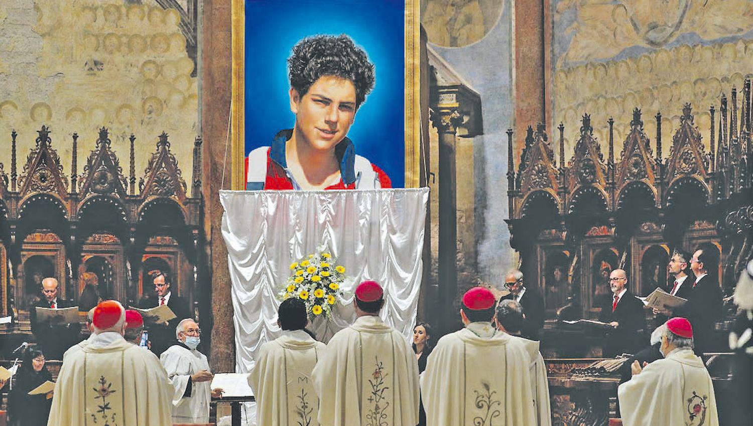 Beatificaron a Carlo Acutis el ldquoinfluencer de Diosrdquo que murioacute a los 15 antildeos