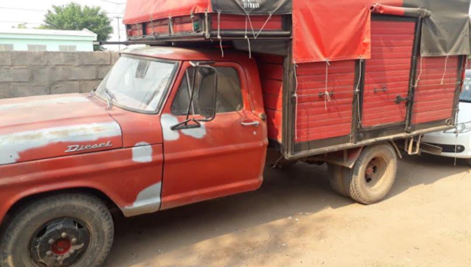 Sorprendieron a 13 tucumanos robando los rieles del ferrocarril Belgrano