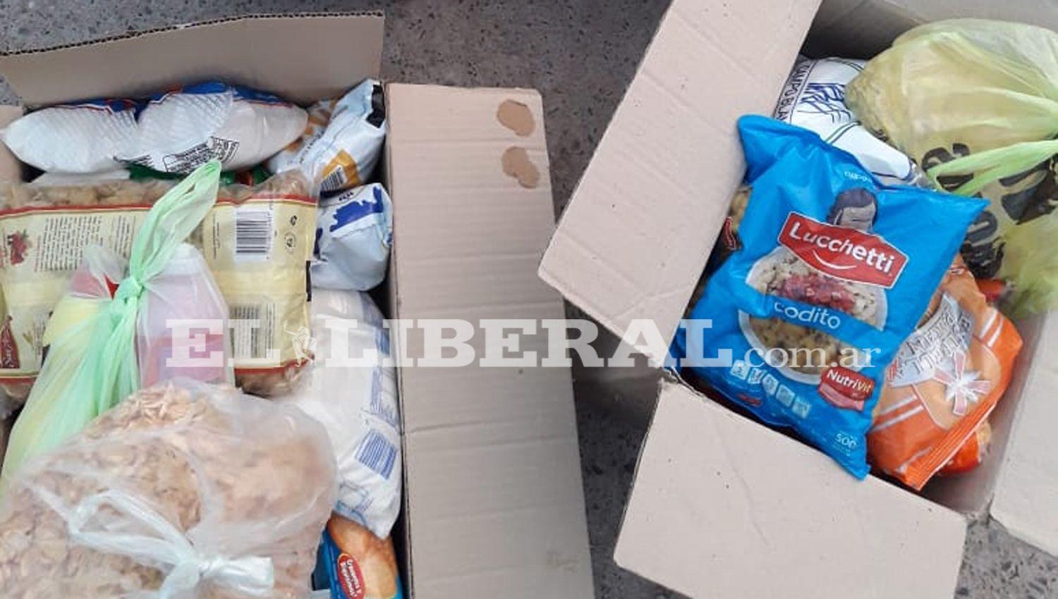 Policiacuteas brindaron asistencia a una anciana que fue aislada por ser declarada ldquocontacto estrechordquo