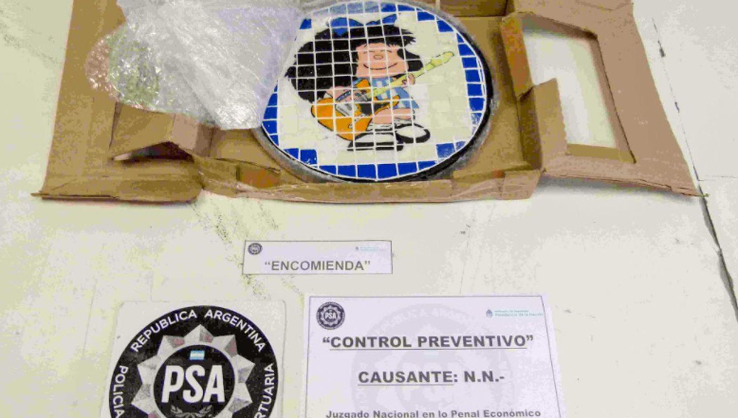 La PSA desarticuloacute una organizacioacuten que traficaba drogas a traveacutes de encomiendas con la imagen de Mafalda