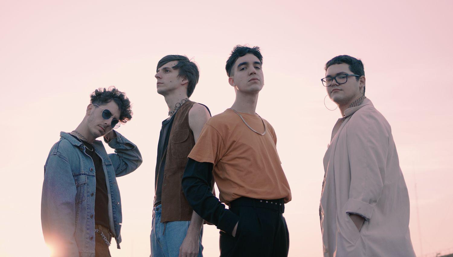 VIDEO ldquo1915rdquo la banda insignia de la nueva generacioacuten del rock nacional llega al mundo viacutea streaming para presentar su nuevo aacutelbum denominado ldquoLos Antildeos Futuros