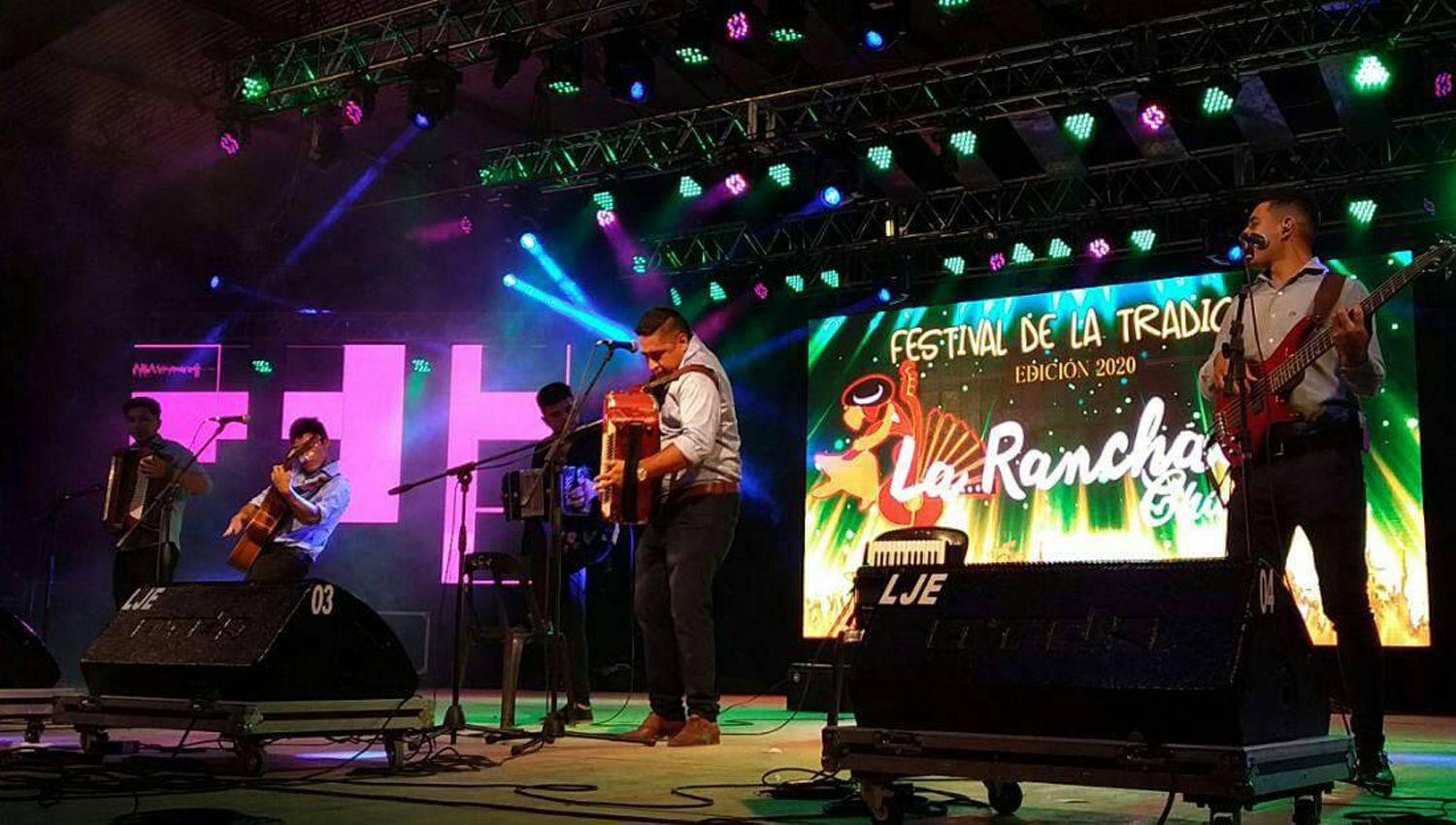 Chamameceros de Antildeatuya rompen las fronteras de la muacutesica litoralentildea y la fusionan con la tropical sin dejar de lado el tradicional sapucay