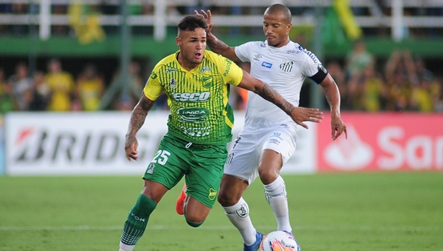 En vivo- Defensa y Justicia busca la clasificacioacuten ante Santos en Brasil