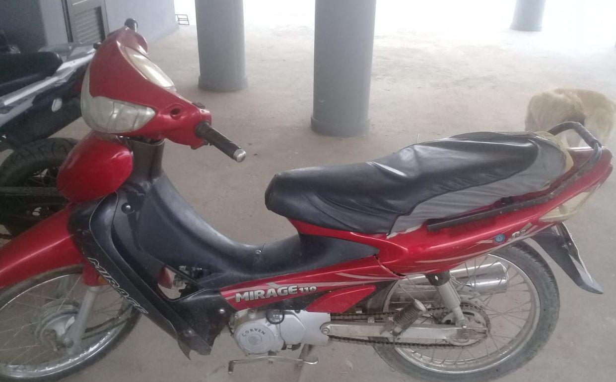 Acusoacute a su vecino de un robo y le retuvo la moto durante cinco diacuteas para que le devuelvan sus cosas