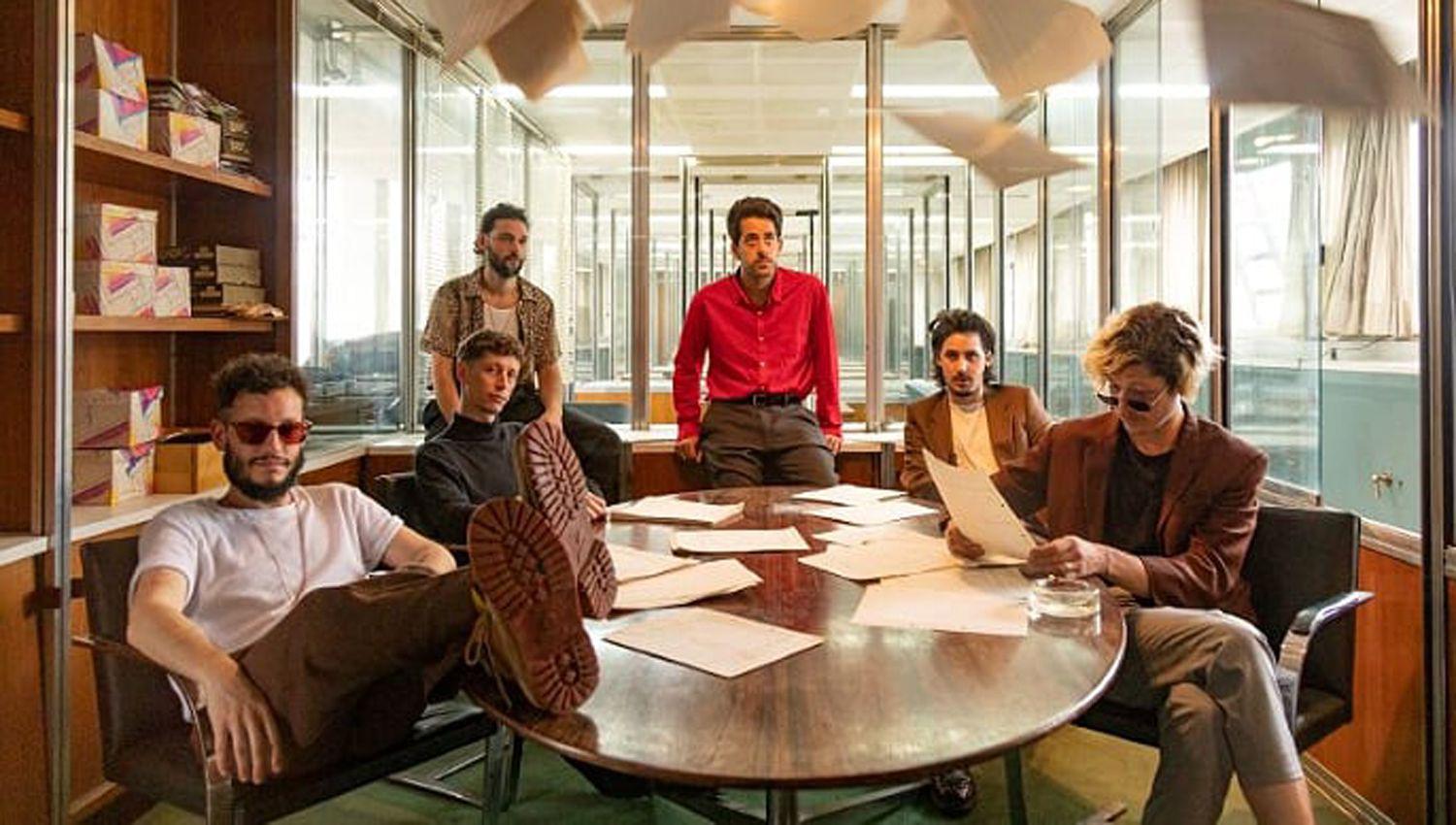 VIDEO Bandalos Chinos grupo liderado por Gregorio Degano hijo de santiaguentildeos llevaraacute su ldquoParanoia Poprdquo al mundo a traveacutes de un concierto streaming