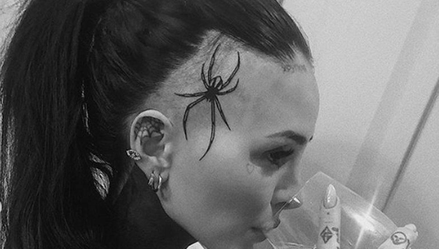 Candelaria Tinelli estrenoacute tatuaje- se hizo una enorme arantildea en su cabeza
