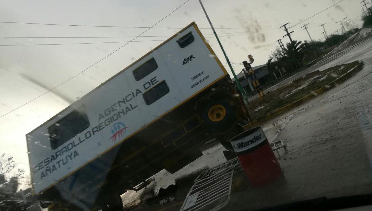 VIDEO En pocos minutos un fuerte temporal produjo destrozos en el interior provincial