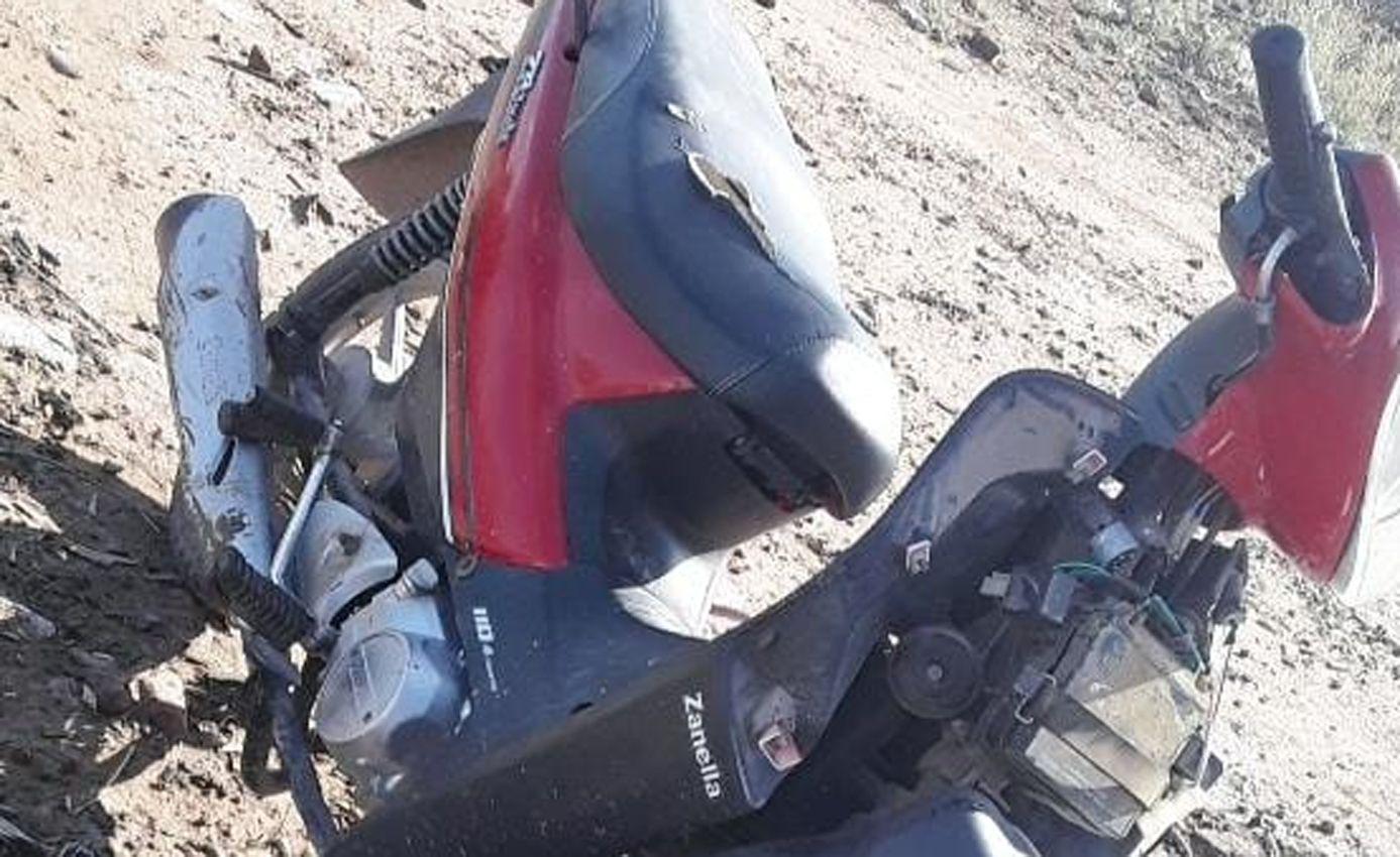 La policiacutea atrapoacute a dos delincuentes que robaron una moto con 50000 en el bauacutel