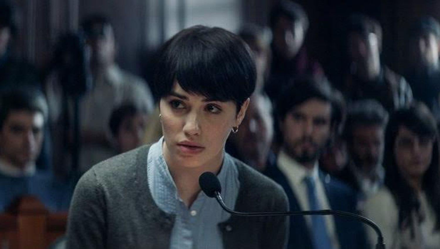 VIDEO Lali Espoacutesito y Leonardo Sbaraglia estaacuten de estreno en Amazon Prime Video con la peliacutecula ldquoAcusadardquo