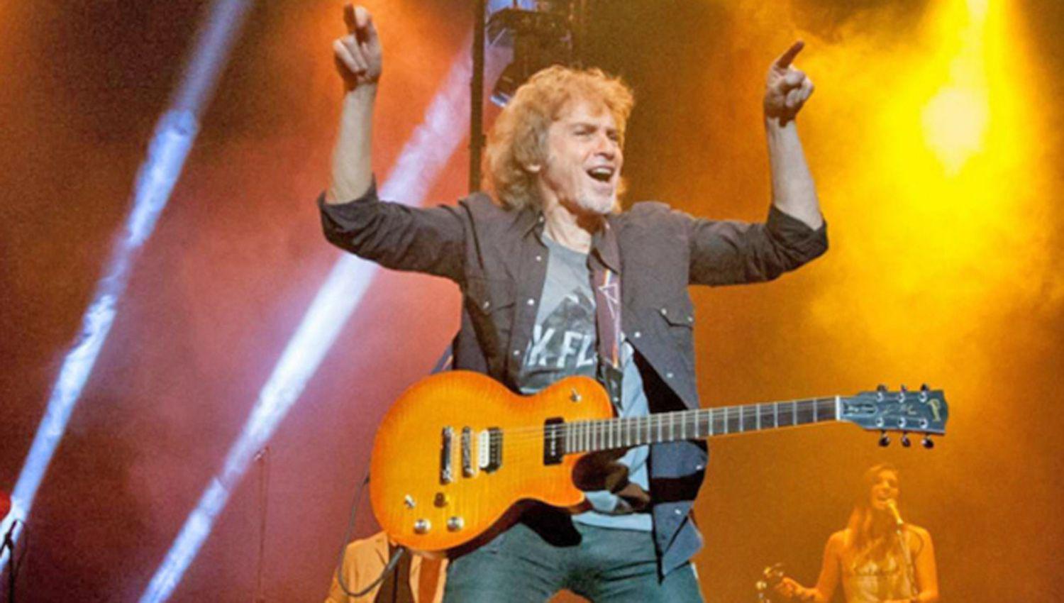 Ral preparó un repertorio que
incluye los clsicos y canciones
para ser cantadas en un escenario
íntimo