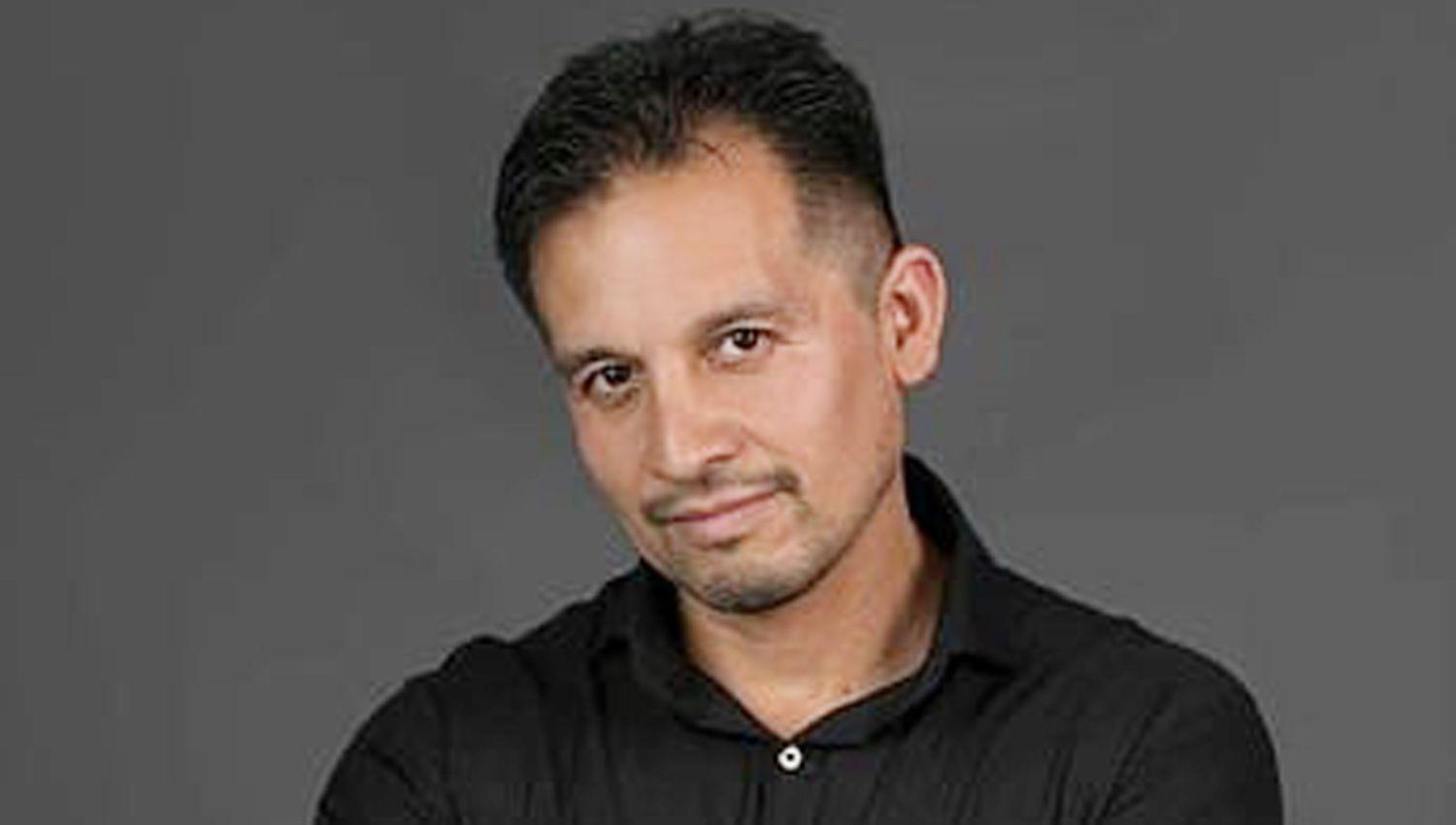 VIDEO Isi Rojano un actor mexicano de raza que se luce en mega producciones como El Sentildeor de los Cielos Narcos 2 y Enemigo iacutentimo 2 que son emitidas a traveacutes de la pantalla de Netflix