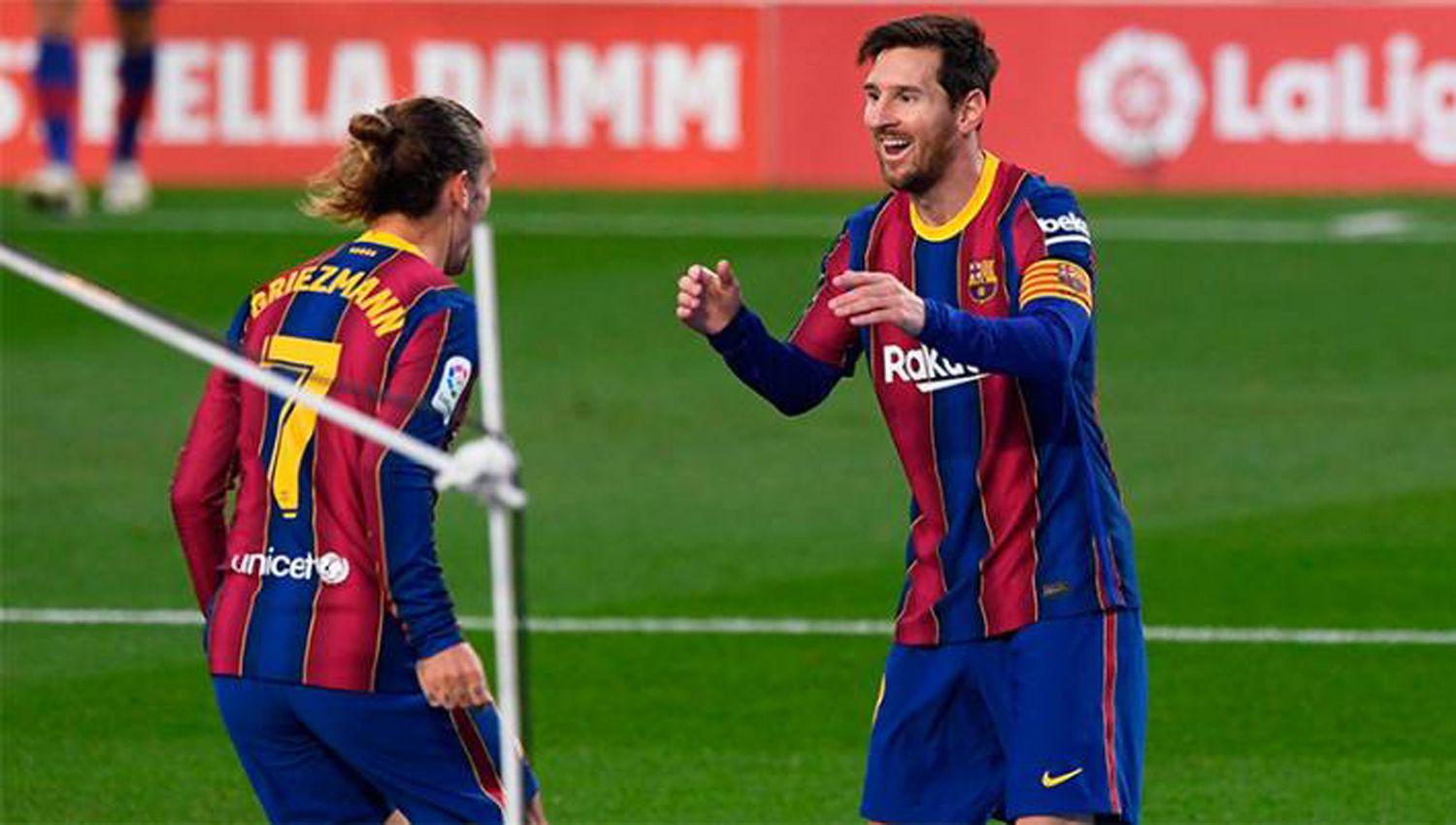 VIDEO Messi ingresoacute en el complemento y anotoacute dos tantos en la goleada del Barcelona