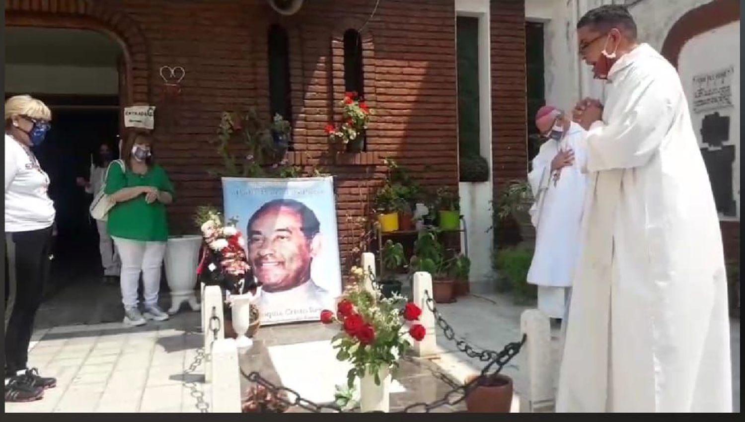 HOMENAJE A 25 años de su desaparición física la comunidad católica mantiene vivo el recuerdo del padre Pierre