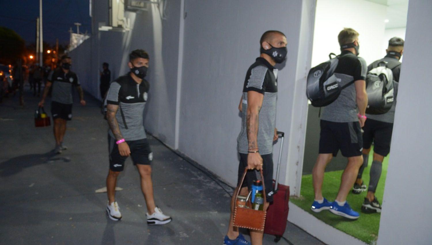 Asiacute llegoacute el Ferroviario al Terrera para el duelo ante al Halcoacuten