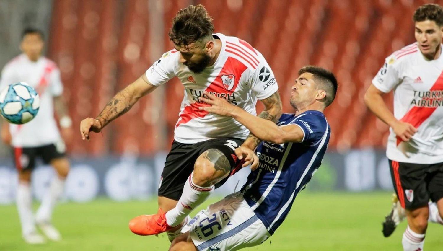 VIDEO  River vencioacute por la miacutenima a Godoy Cruz en Mendoza y no le pierde pisada a Banfield