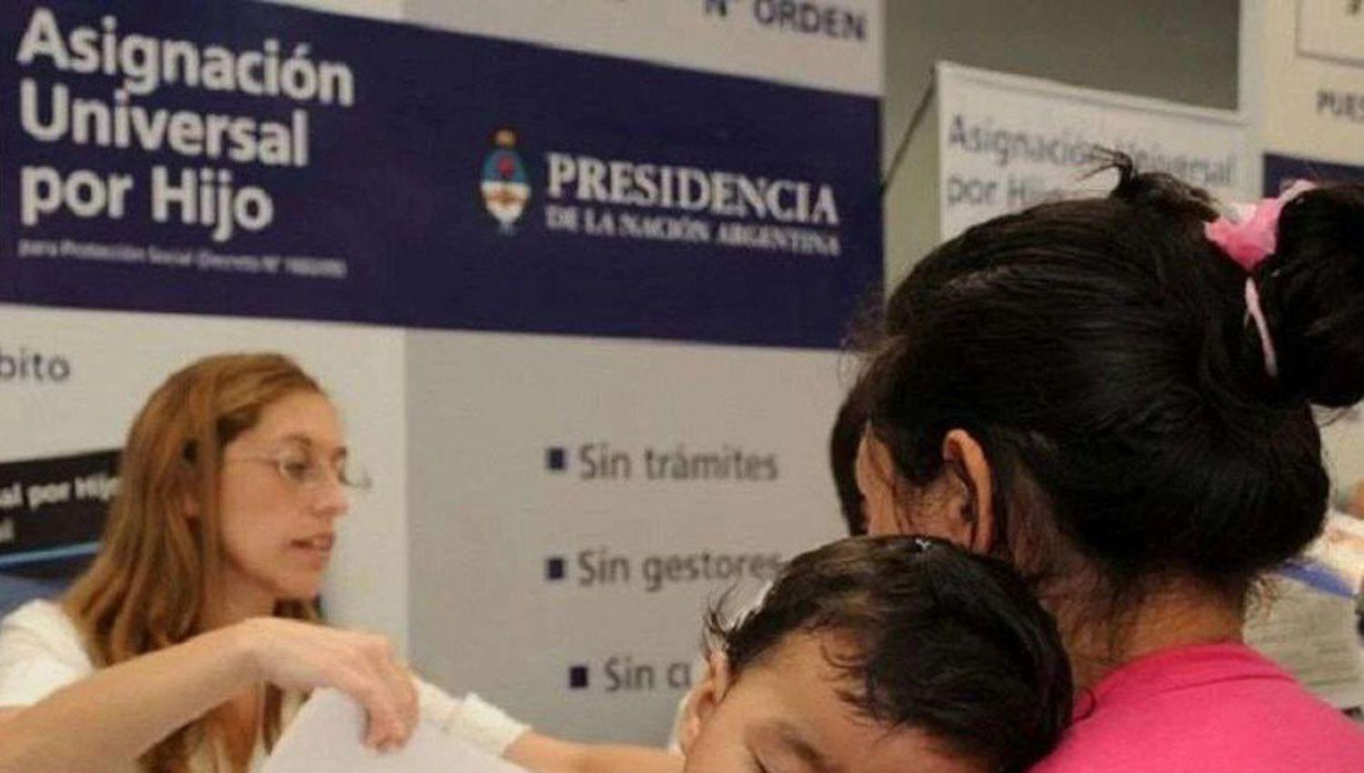 La AUH alcanza a chicos de hasta 18 años hijos de desocupados trabajadores no registrados del servicio doméstico o monotributistas