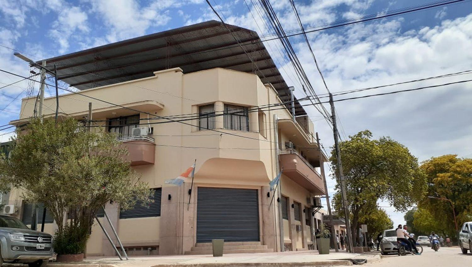 Por dos casos positivos cierran preventivamente la Municipalidad de Quimiliacute