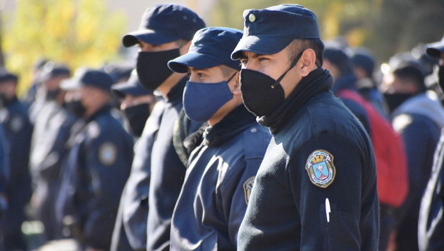 Un efectivo policial el  tercer reinfectado de Covid-19 en Santiago