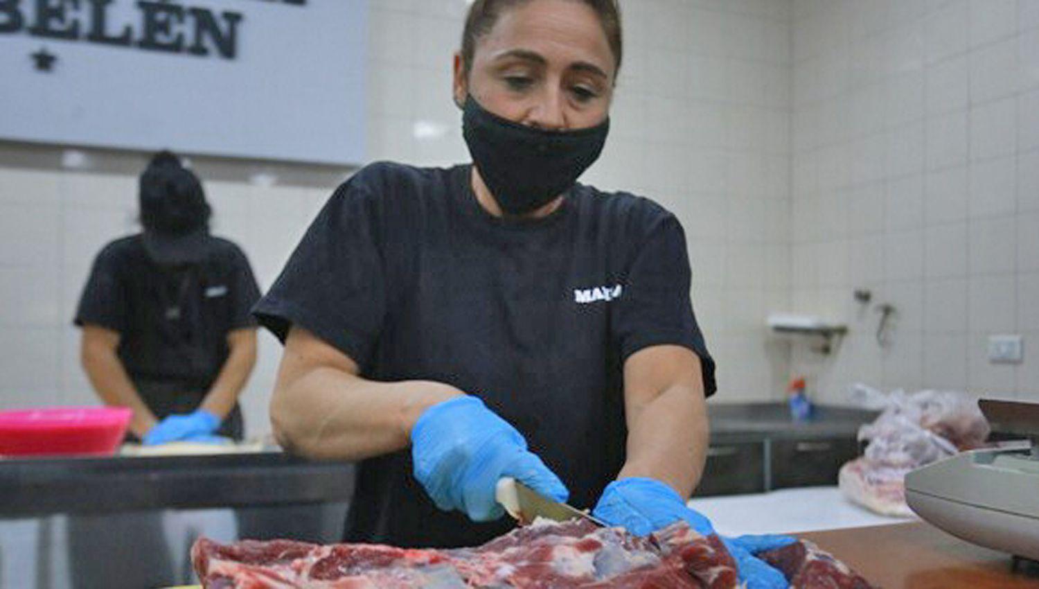 Negocian cortes de carne vacuna a precios populares