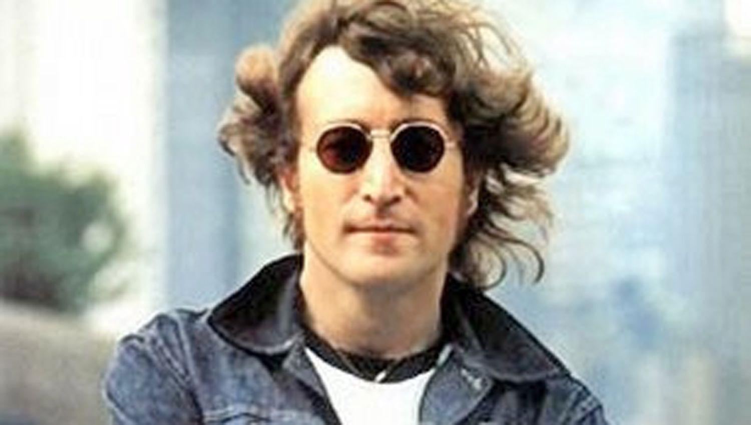 Subastan disco que John Lennon autografioacute a su asesino antes de morir