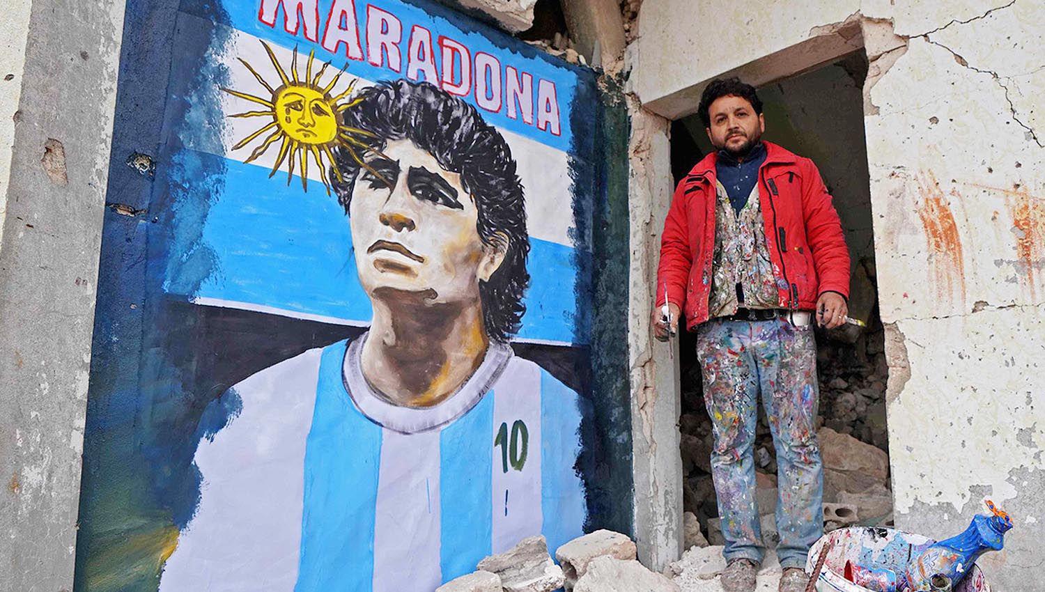 IMAacuteGENES  Siria- El emotivo homenaje a Diego Maradona entre las ruinas de Binnish