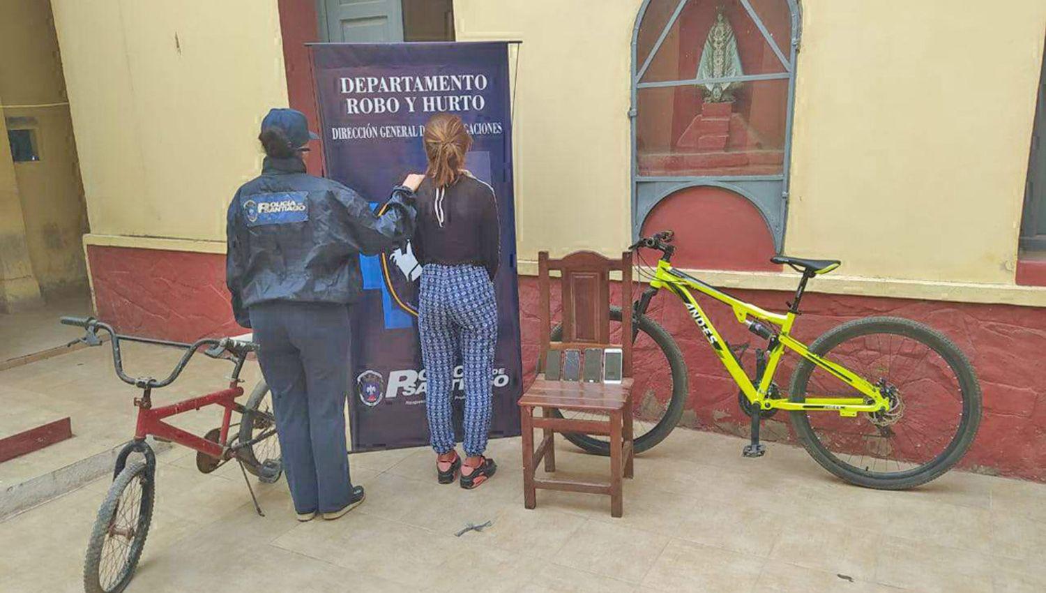 Una adolescente de 17 antildeos lideraba una banda que asaltaba en el Carretero