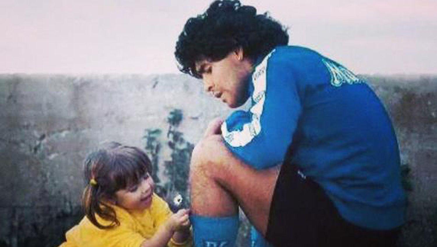 Dalma Maradona conmovioacute a todos con su desgarradora carta de despedida a Diego